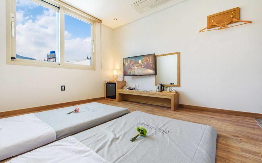 Sea Star Hostel Yeosu Exterior foto